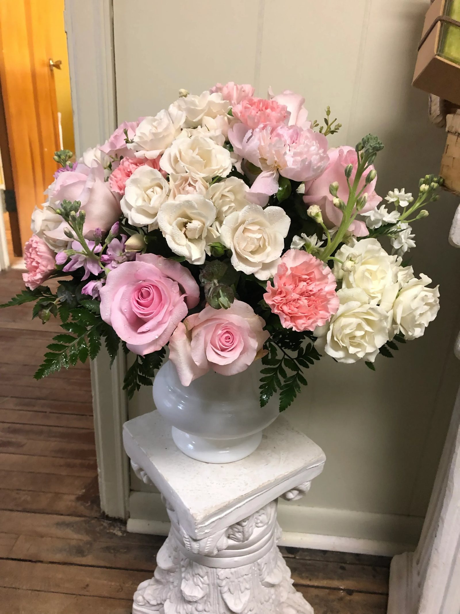 Mary's Rustic Rose, 524 2nd Street: photo 2