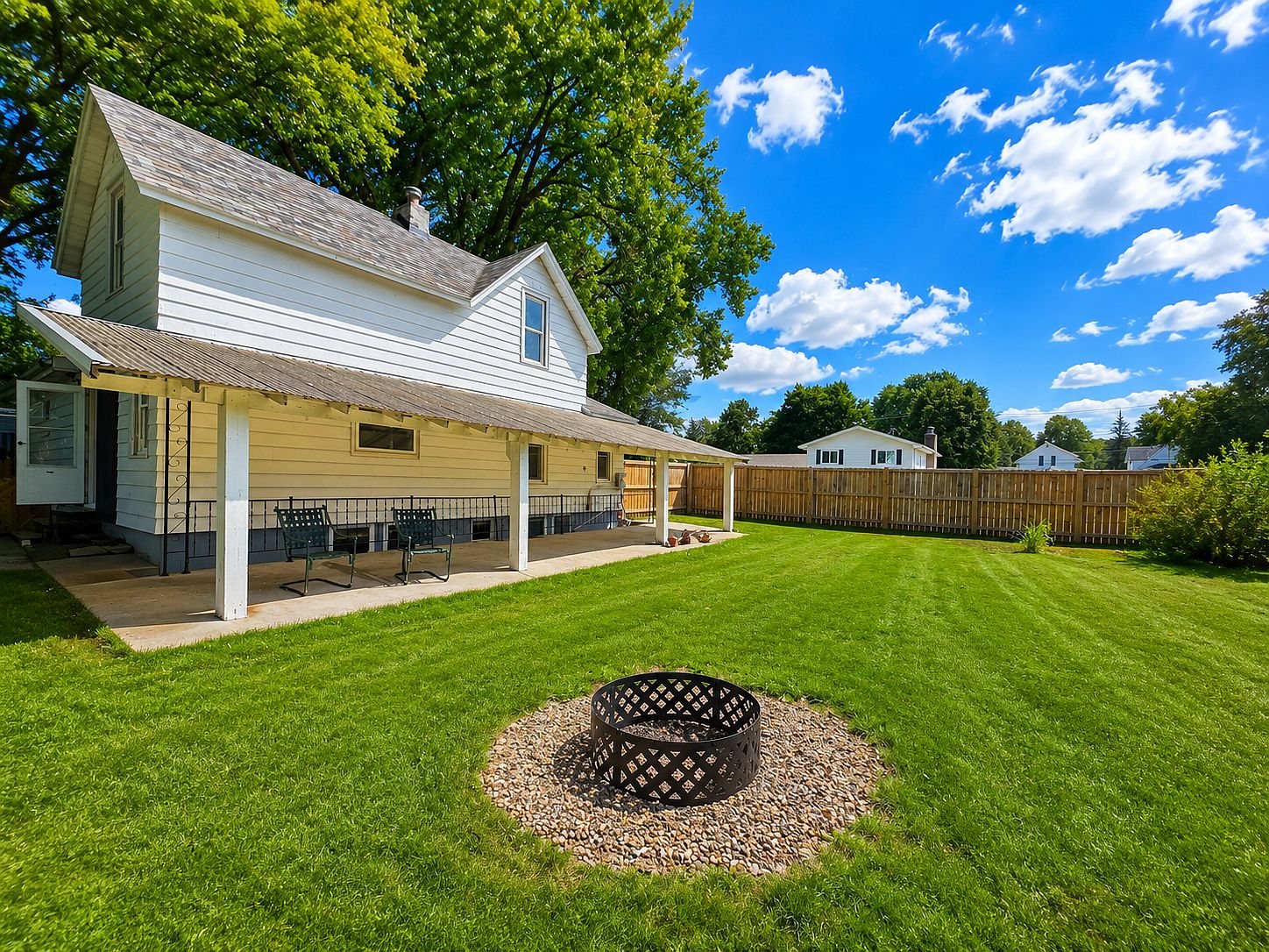 416 1st St, Kenyon, MN 55946, photo 2