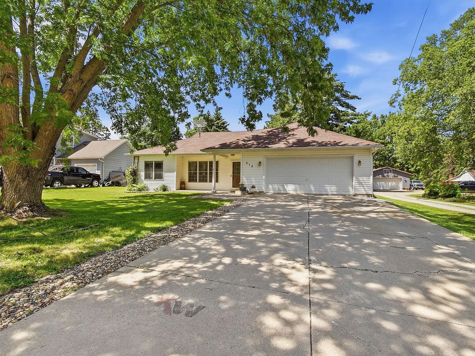 214 Trondheim Rd, Kenyon, MN 55946, photo 3