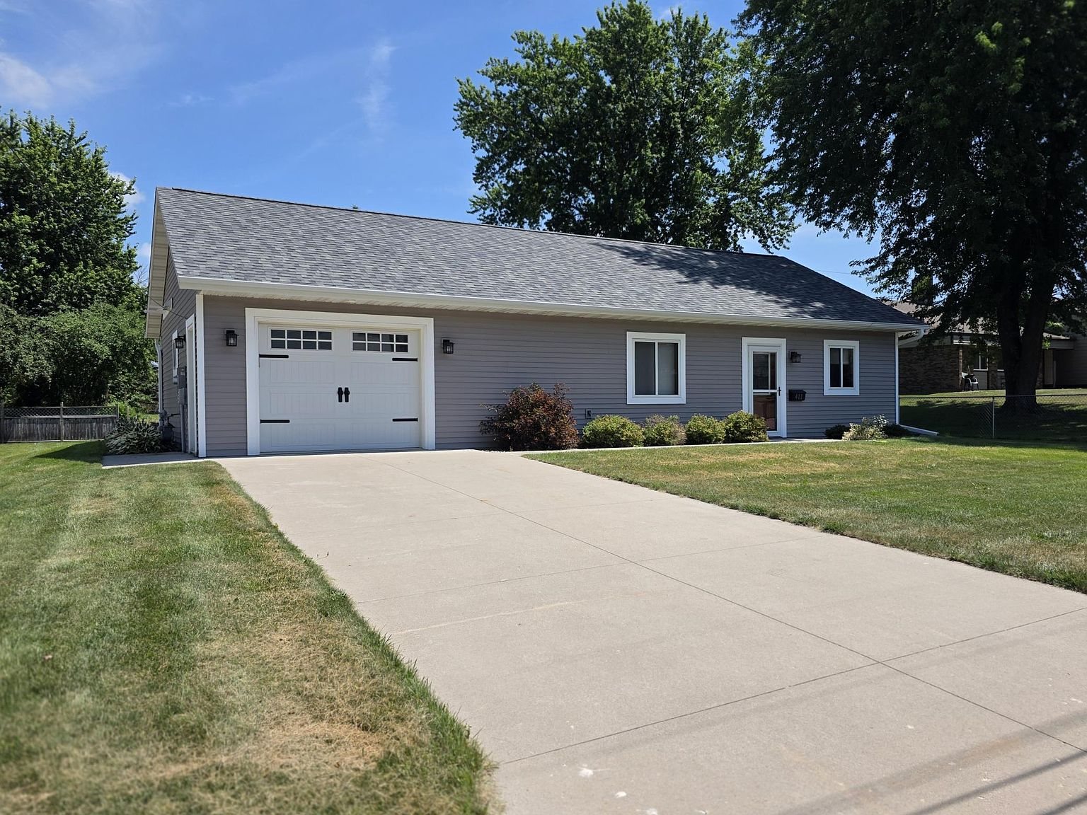 411 Bullis St, Kenyon, MN 55946, photo 3