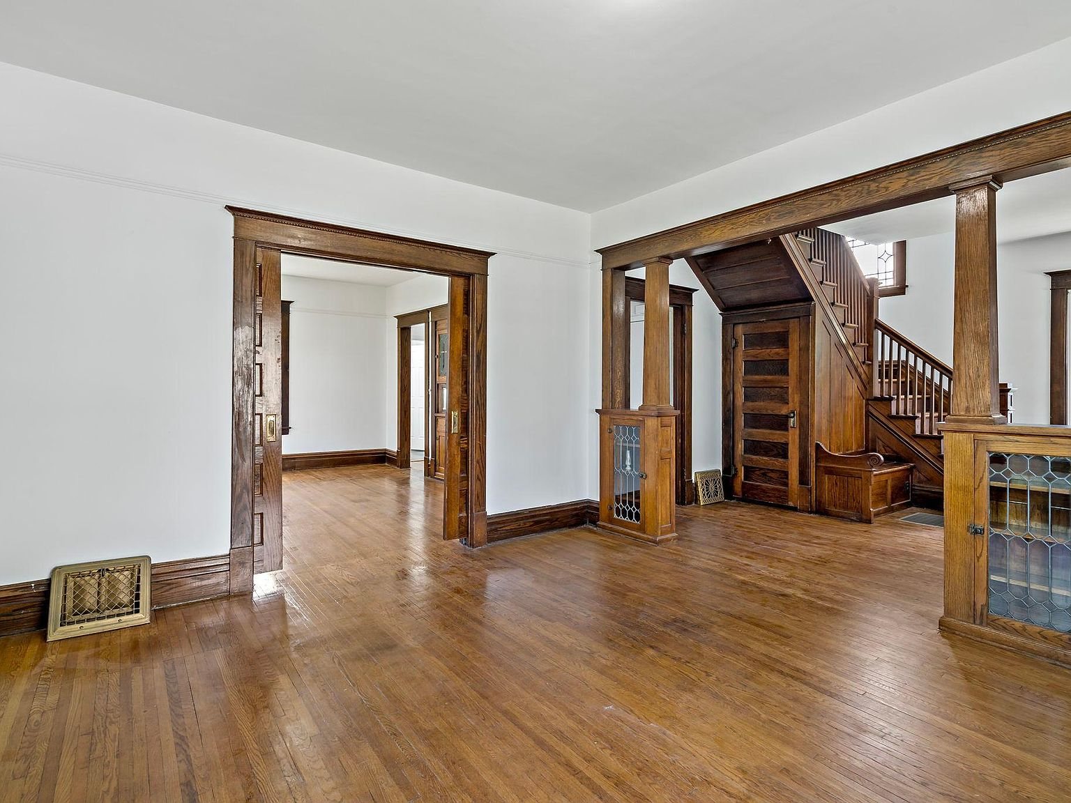 615 1st St, Kenyon, MN 55946, photo 4